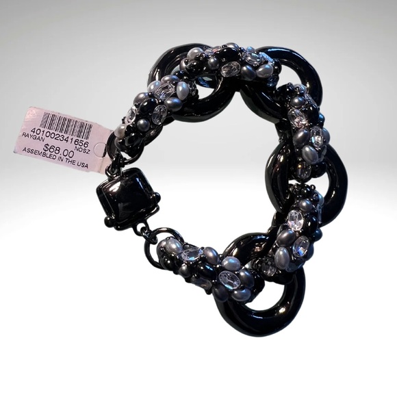 Elegant Black Beaded Bracelet - Picture 3 of 4